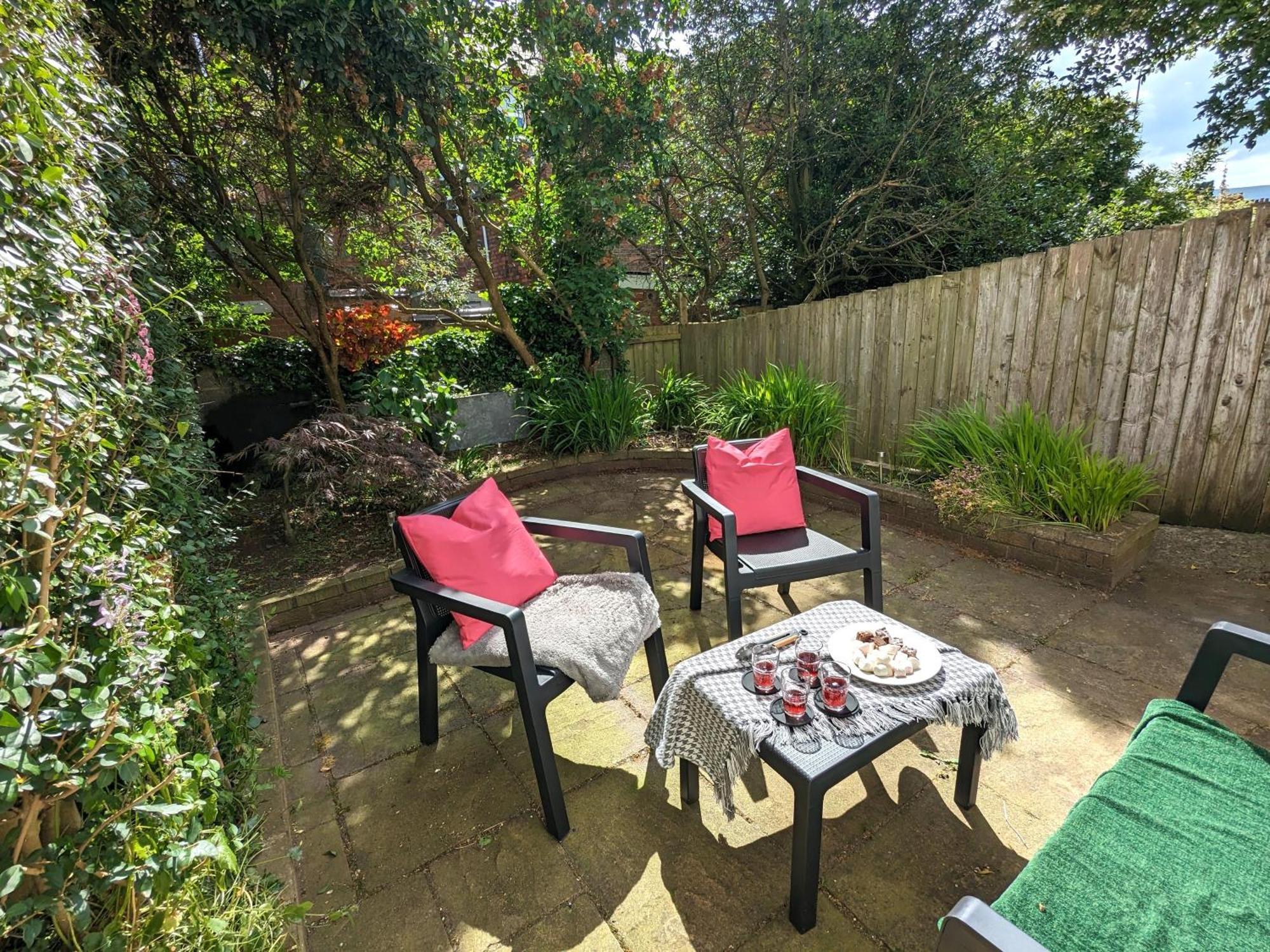 Вілла Heart Of Belfast With Private Garden Екстер'єр фото